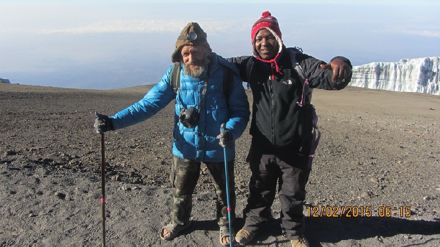 Геннадий Пузанкевич - босиком на Килиманджаро